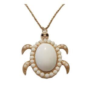 Vintage Gold Plated Lucite Turtle Pendant Necklace
